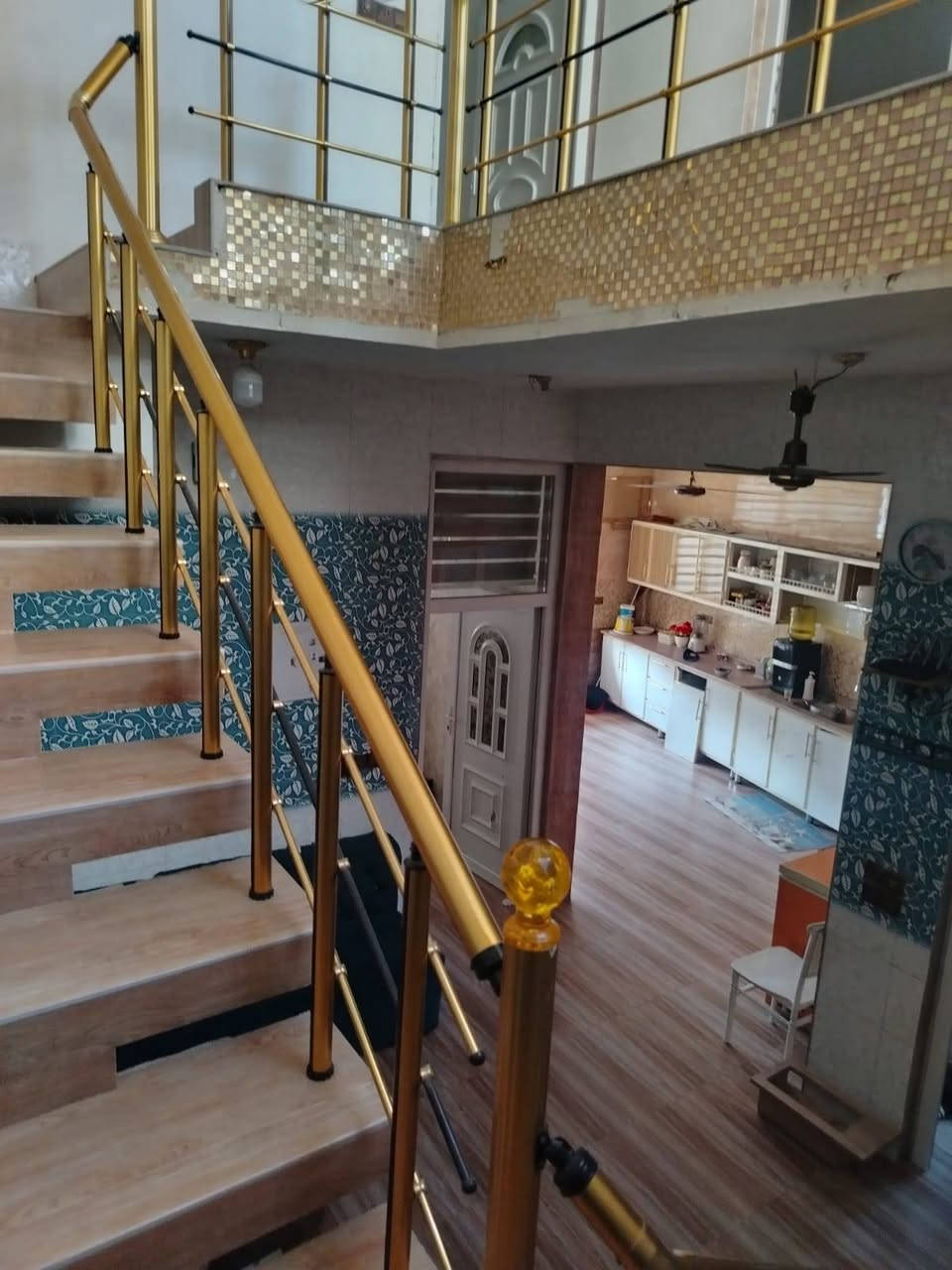 بيت للبيع بناء جديد طابقين
الطابق الارضي سقوف مغربي

المساحة ١٨٠ بناء جديد 

مكانة بعقوبة باب الدرب القديمة 

قريب جدآ عالشارع العام

خدمات كاملة 

جنس العقار زراعي باسمي للاستفسار..***********
