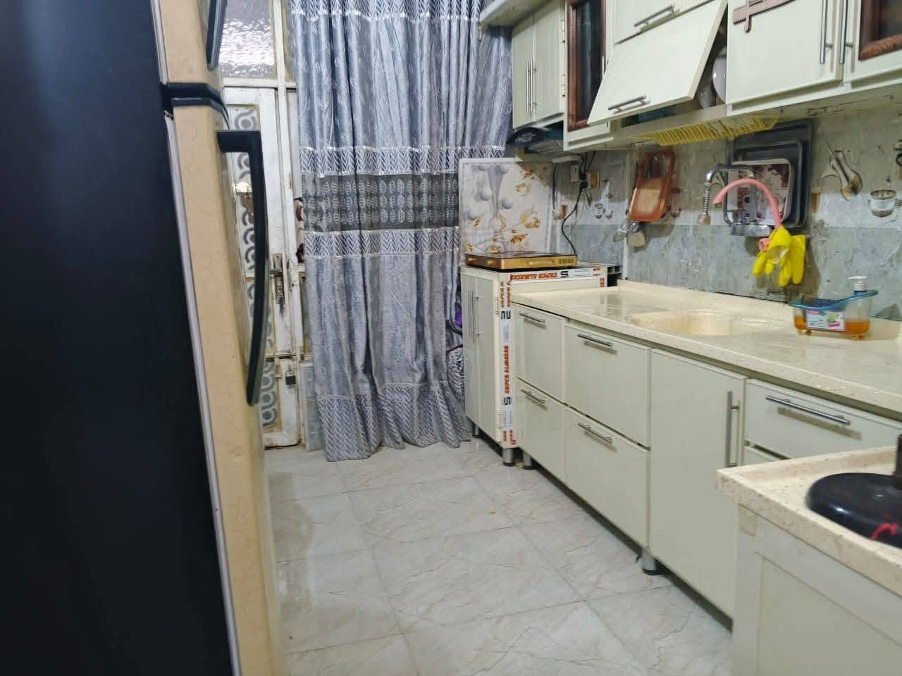 السلام عليكم
بيت للبيع في الكوفه حي ميسان  قرب سكله الكرعاوي  طابو زراعي سند 25 الأساس صب كونكريت 
بيت كامل مكمل مكفول من كل جوانب 
مواصفات البيت مساحه البيت 100م 
غرفه+ صاله + استقبال + مطبخ + صحيات داخله وخارجيه +منور + طارمه صغيره 
وايضا ارضيه بورسلين + جدران سيراميك كامل مكمل كلشي بناء حديث مال جناي . ملاحظه مرواس بطابو صرف او بيع 
للاستفسار مراسله الصفحه او رقم 
‏***********
