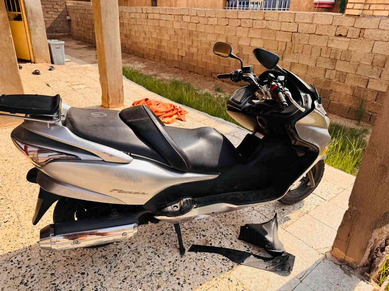 للبيع دراجه 0.9جديده بس سوت حادث بصيط كلش بس كفرات عوزه للستفسار ***********

