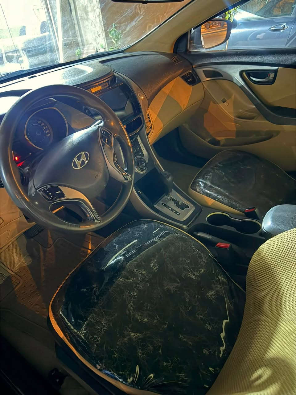 🚗 هيونداي النترا 2013 - وارد خليجي (لون أبيض) 🚗
سيارة جاهزة ومجهزة من جميع النواحي،   (شرط الترايك للبصرة).

• المواصفات والجمالية:

• اللون: أبيض ملكي.

• المحرك: 1600cc بحالة ممتازة جداً (لا تنقيص ولا تبخير).

• التبريد: ثلج ماشاء الله.

• الشاشة والكاميرا: شاشة حديثة مع كاميرا خلفية.

• الإطارات والحديديات: تخم تاير جديد + حدادية جاهزة بالكامل.

• البودي والشاسيه:

• كفالة عامة، بيها صبغ بسيط فقط بدور الجاملغ.

• باقي السيارة مكفولة من كلشي.

• الأوراق والرقم:

• رقم أربيل (تحويل مباشر: تريد وكالة أو مداور).

💵 السعر: 105 ورقة ($10,500) - بيع مستعجل.

📍 المكان: النجف - الرضوية.

📞 للاتصال والتواصل: ***********
