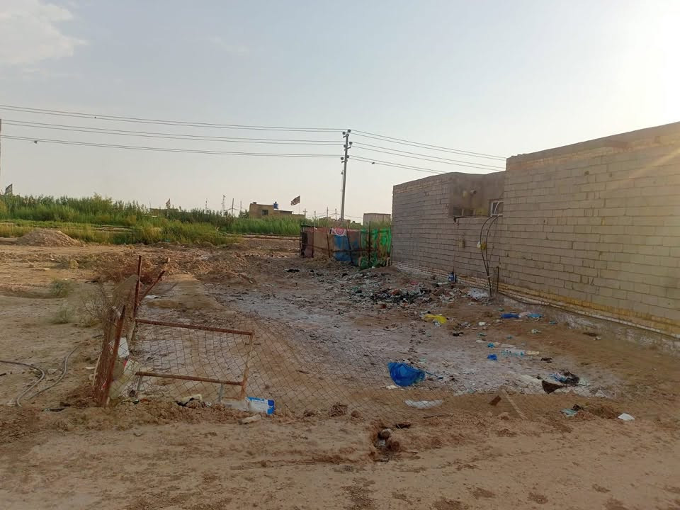 قطعة زراعي 250 متر بحي السلام قرب الالمنيوم ماي ومجاري وكهرباء  تبليط قريب عليها منطقة مشمولة بالتطويب مواجهة لسجة القطار بجهة الالمنيوم مو بجهة سيد خضير للاستفسار الاتصال على الرقم  ***********
