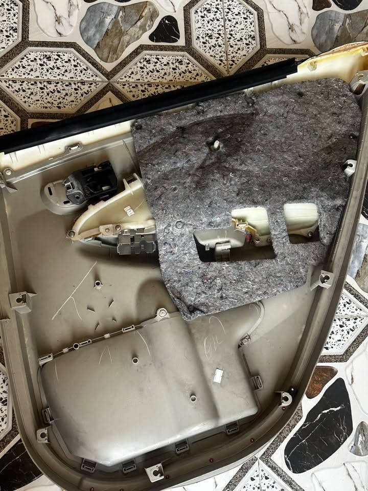 بطانه باب كورلا من ٢٠٠٩ الى ٢٠١٣ تواصل على رقم  ***********
