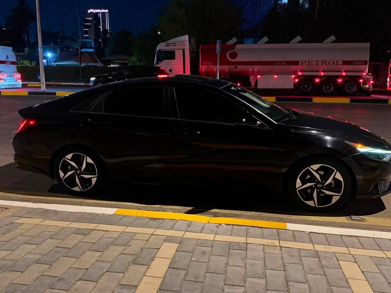 يا الله
النترا لمتد 2023 فول 1/1

نطخت عندي جاملغ وشويه من الباب
وصبغت بس الجاملغ

محرك :2000 دوش 

فئة : لمتد

وارد : اميركا 

عداد مشي :31 الف 

مواصفات 

1_بصمة 

2_تشغيل عن بعد 

3_بصمة ابواب ترحيب 

4_جنطه حساس اقتراب 

5_لد داخلي بلادي 

6_عدادات الكترونيه 

7_سايد بريك اوتو بصمة 

8_مانع انزلاق 

9_فتحة سقف 

10_تدفئة كشنات 

11_كشنات كهرباء 

12_شاشه تبريد منفصله 

13_فول تحكم ستيرن 

14 _فول قياده ذاتيه 

15 _رادارات امامي خلفي وجانبي 

16 _نقط عمياء مع حساسات توقف ذاتي 

17 _فول حساس اوتو ستوب 

18_لايت زنون مع لد امامي خلفي 

19_شاشه حجم كبير تدعم خرائط 

20_ تحكم وضعيات قيادة 

21_ اوتو هولد

22_اشاير مري

مرقم اربيل كامل ( تحويل مباشر )

السياره حادثها خشم بنيد فقط ومعدل بارد بدون صبغ  باقي سياره كفاله عامة 

عنوان بغداد ال اعضميه

السعر :١٤٨ وبيها شي بسيط

استفسار :***********
