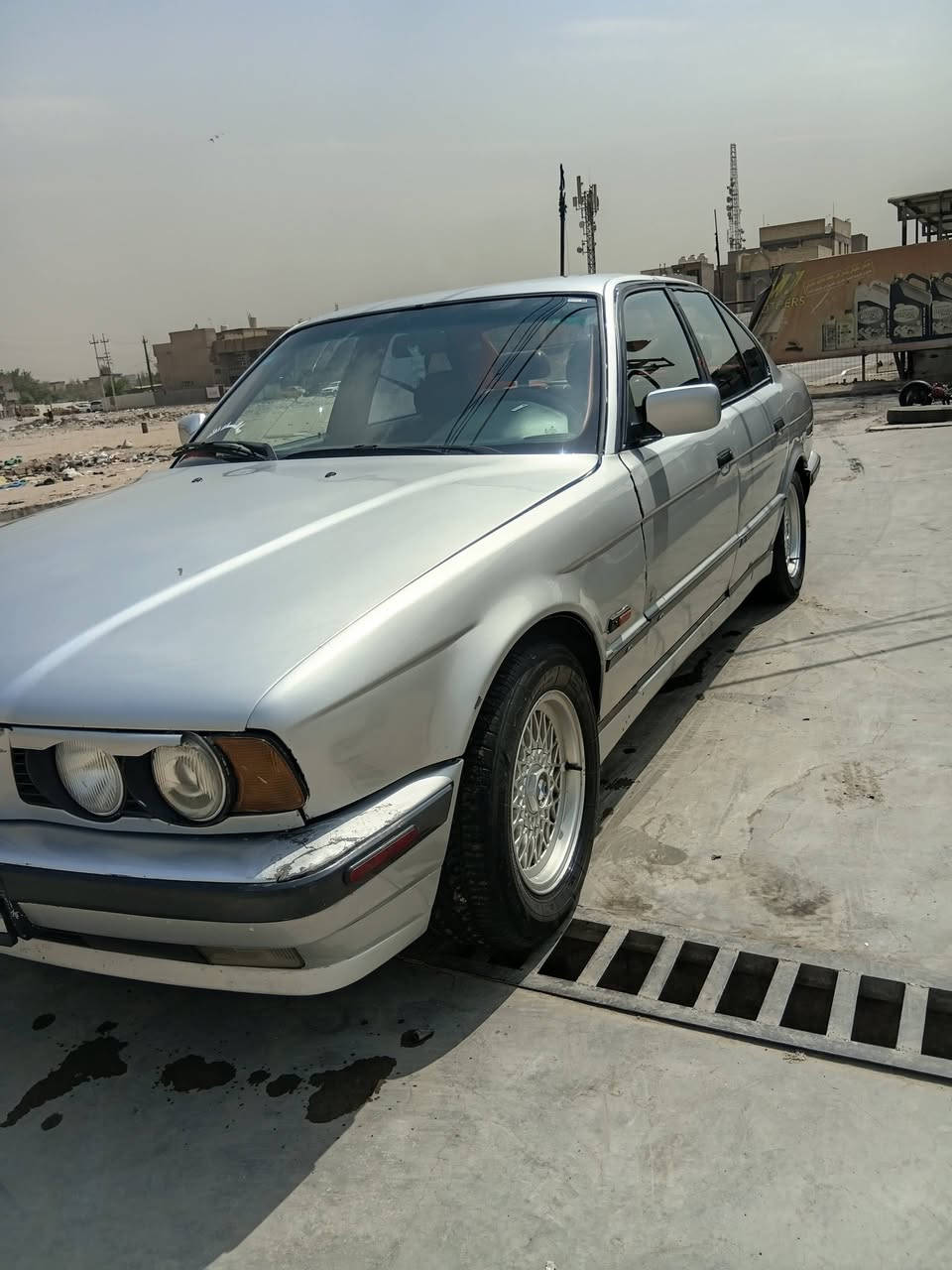 سلام عليكم بيئم دبليو موديل ٩٠
*********** 

525 قسام  بيها قسام ثاني يوم احولك سياره خير من الله ترايك بصرة مكينه وكير مكفوله حداديه نص عمر كهربائيات كلهة شغاله 

تبريد نقص راديتر كامل كله 

السعر /50 وبيها مجال  سياره مال بيت  وحله من لصور مكان بغداد الجديده
