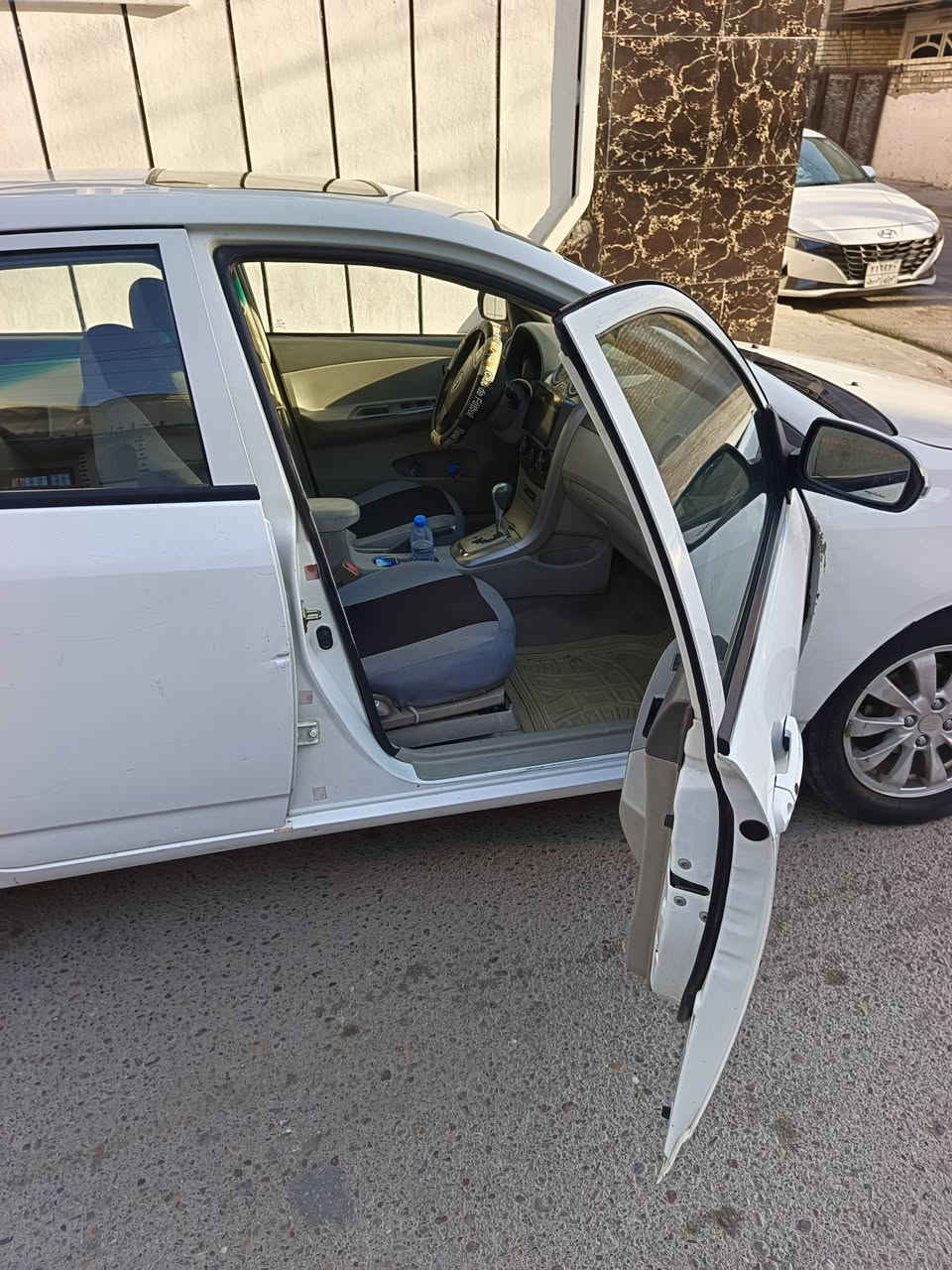 بي وايدي G3 
موديل ٢٠١٣ رقم بغداد نظافه فوول  حساسات تشتغل 

بلا خياس 

تبريد ماشاء الله ثلج

بيه جاملغ  واحد تبديل فقط

داخله سونار قبل كم يوم

السعر 55 وبيه مجال بسيط حك الجيه

مكانها بغداد 

***********
