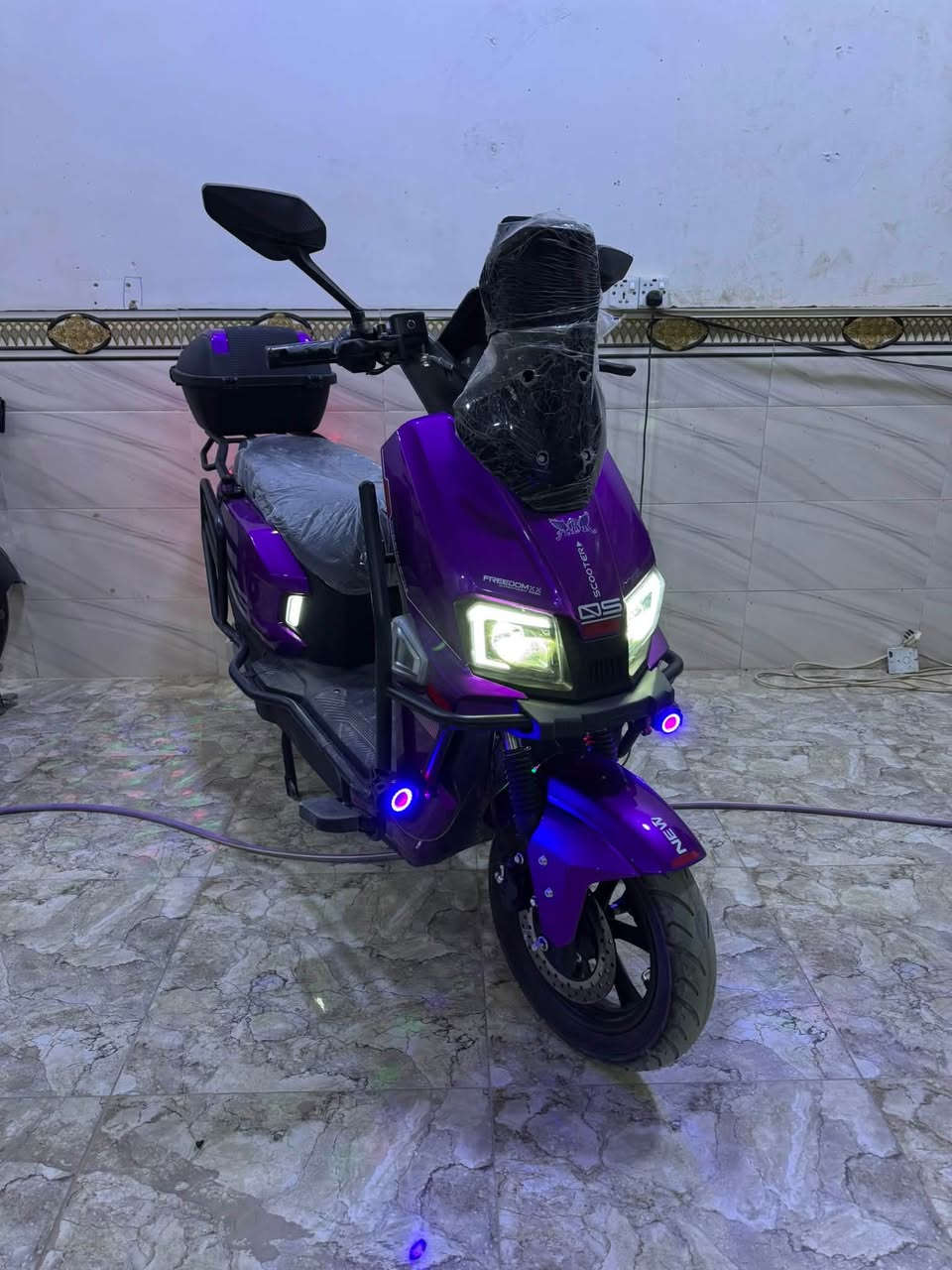 صاعقه مستخدمه اسبوعين جديده بعدهة بالنايلون اربع سرع بطاريات مسطره 38 امبير 
📍مكاني بغداد ابو غريب الزيتون 
السعر ملون وميه الف 1،100
*********** // ***********
