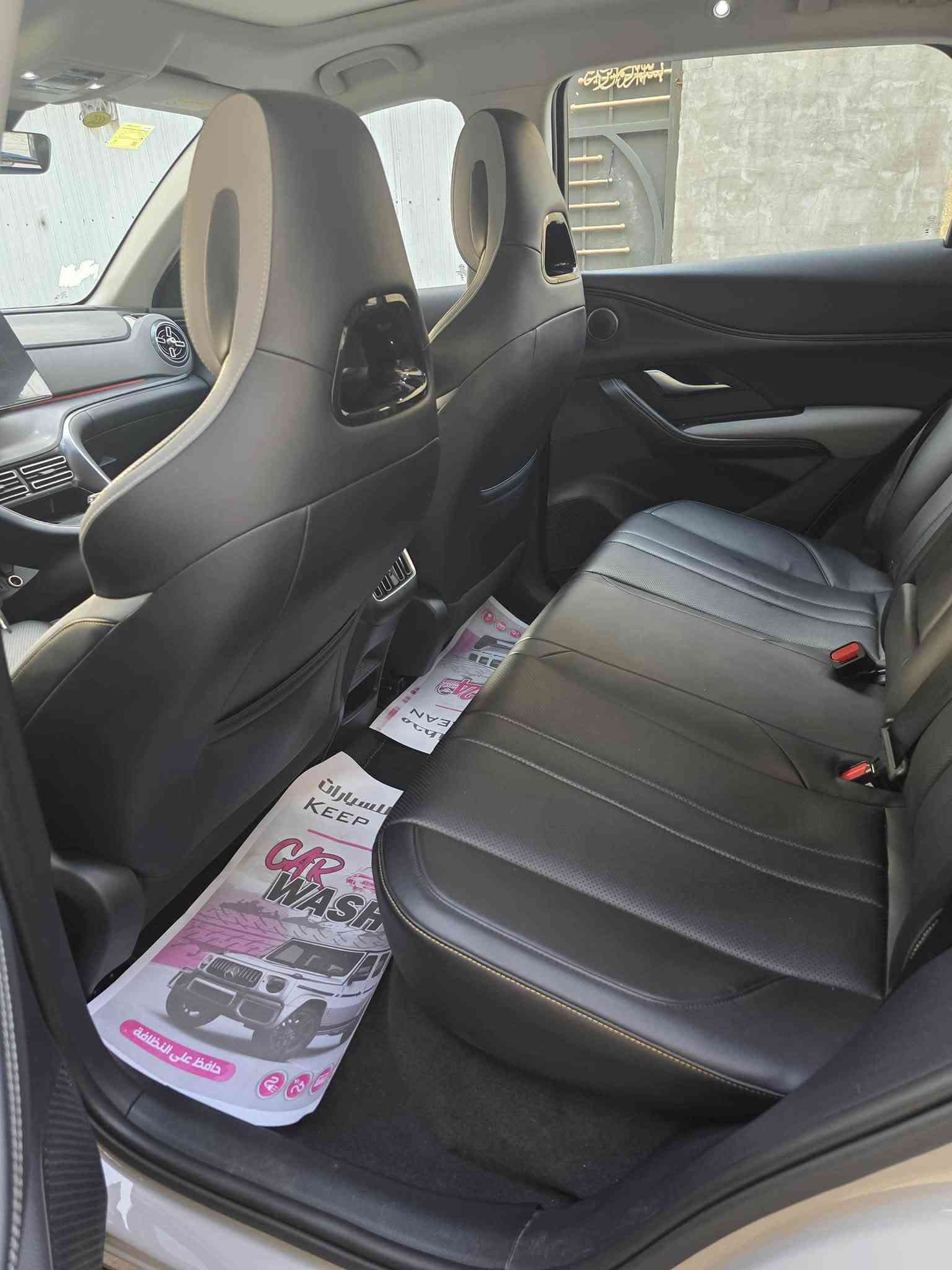 السلام عليكم
اخوان BYD سيليون 5 

فول مواصفات 

بصمة 

بنوراما 
باب خلفي كهرباء 

شاشه كبيره معربة بالعربي 

كشن كهرباء 

13 كامرة 

فول مواصفات ومكفولة كفالة عامة 

على الفحص وين ما يعجبك 

***********
