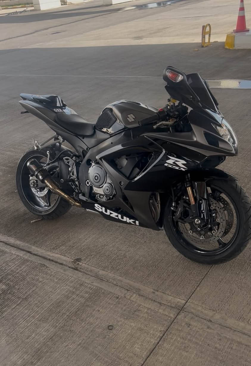 GSX-R • ٢٢ ألف • اطارات جديدة