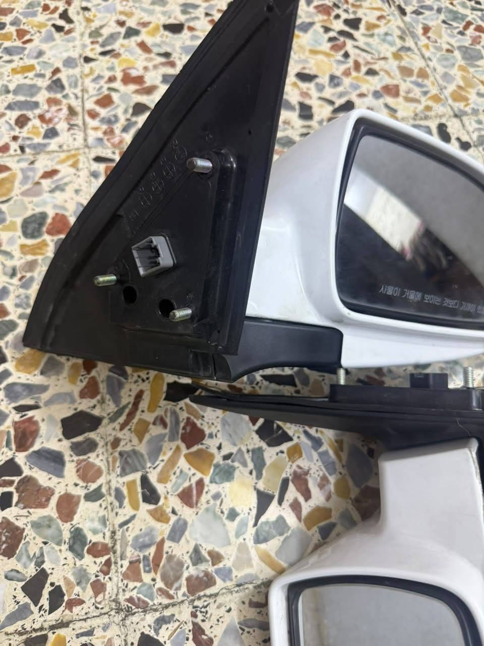 مرايات جانبية • سوناته ٢٠١٠ • اصلية