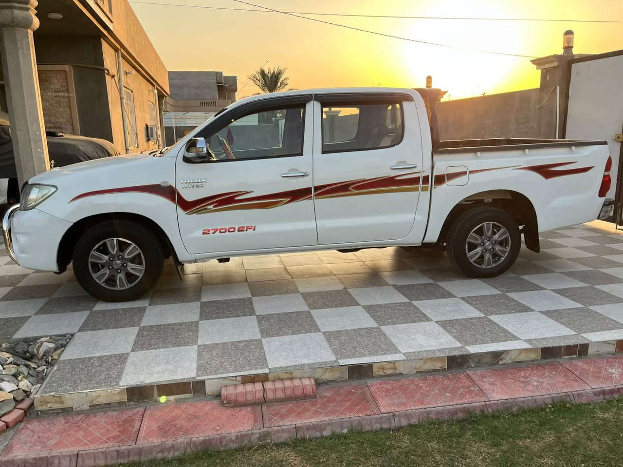 بيكم تويوتا موديل 11
محرك 2.700
كير عادي 
شاصي 12 
السعر 143$ بيه مجال 
***********
