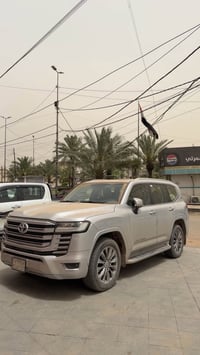 لاندكروز VX • ٢٠٢٢ • ماشيه ٧٠ الف