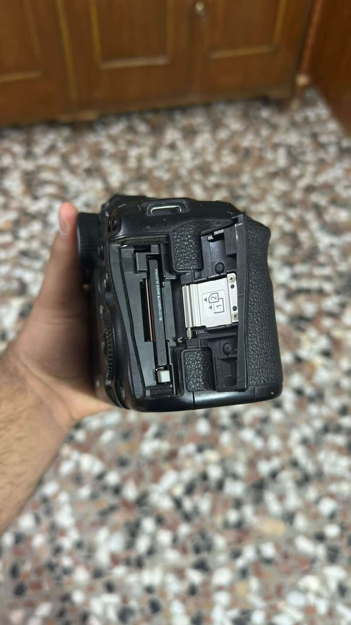 كانون 5D مارك 3 للبيع
وياها عدسة 50 كانون كلهن للبيع 
نظافة 90%
الكامرة معروفة بقوتها 
مكان بغداد تقاطع الدرويش ماعندي توصيل 
للتواصل *********** واتساب فقط
