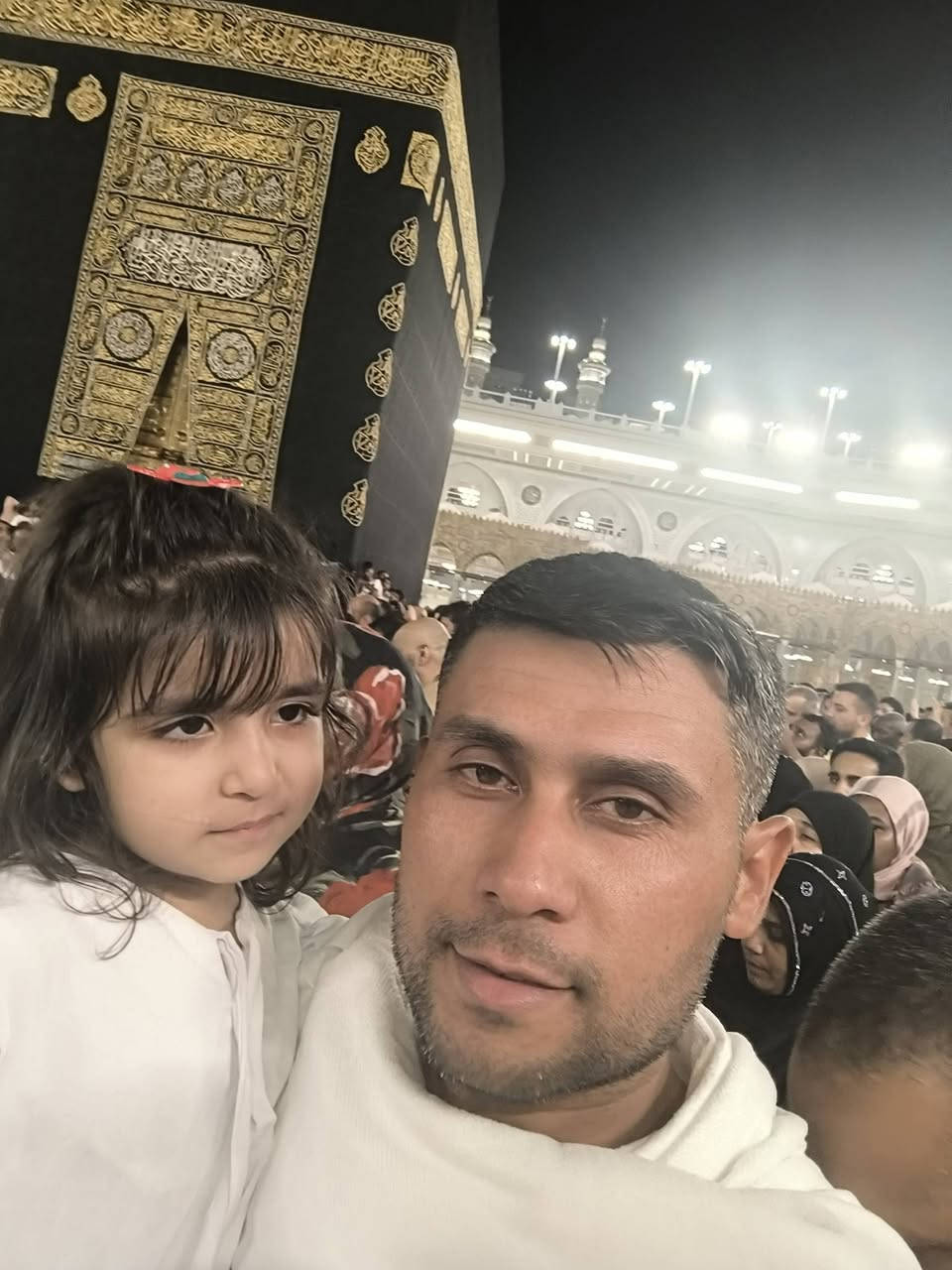 اللهم صل على محمد وال محمد 
الحمدلله والصلاه والسلام على رسول الله 
اليوم اكملنا عمرتنا 
بالخير واليمن والبركات 
لاننساكم بالدعاء والزيارة 
اليوم بتاريخ 8/14/2026
رحلتنا متميزة تماما 
وانا دائما وي الرحلات 
كانت/.   العمره - ايران - لبنان 
مستمرين معكم في جميع الأوقات 
العنوان 
كوت الفلاحية-شارع المركز -قرب مكتبة البنين 
***********
***********
