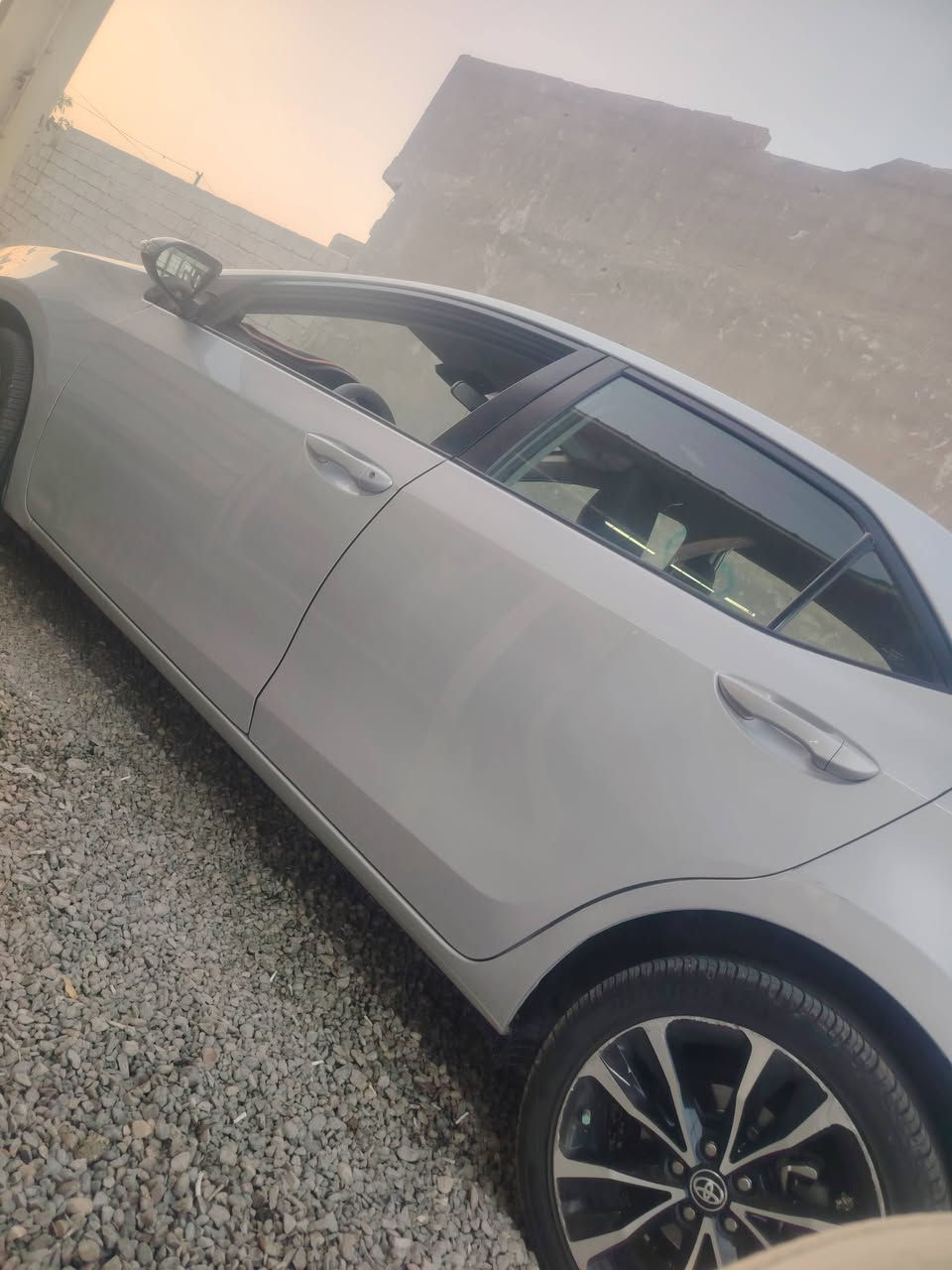 سلام عليكم من رخصة لادمن كورلا للبيع ٢٠١٩ وارد أمريكي .. موصفات SE فول مواصفات عدة بنرما سيارة على وضع وكالة مكينة كير مكفولات شرط فحص موصفات مانع تزحلق ردار أمامي كامرة تحديد مسار توقف ذاتي كامرة دورة خليفة هيتر بل مري سيارة مال بيت ما متعوبة صدر أمامي خلفي لاستفسار ***********/
