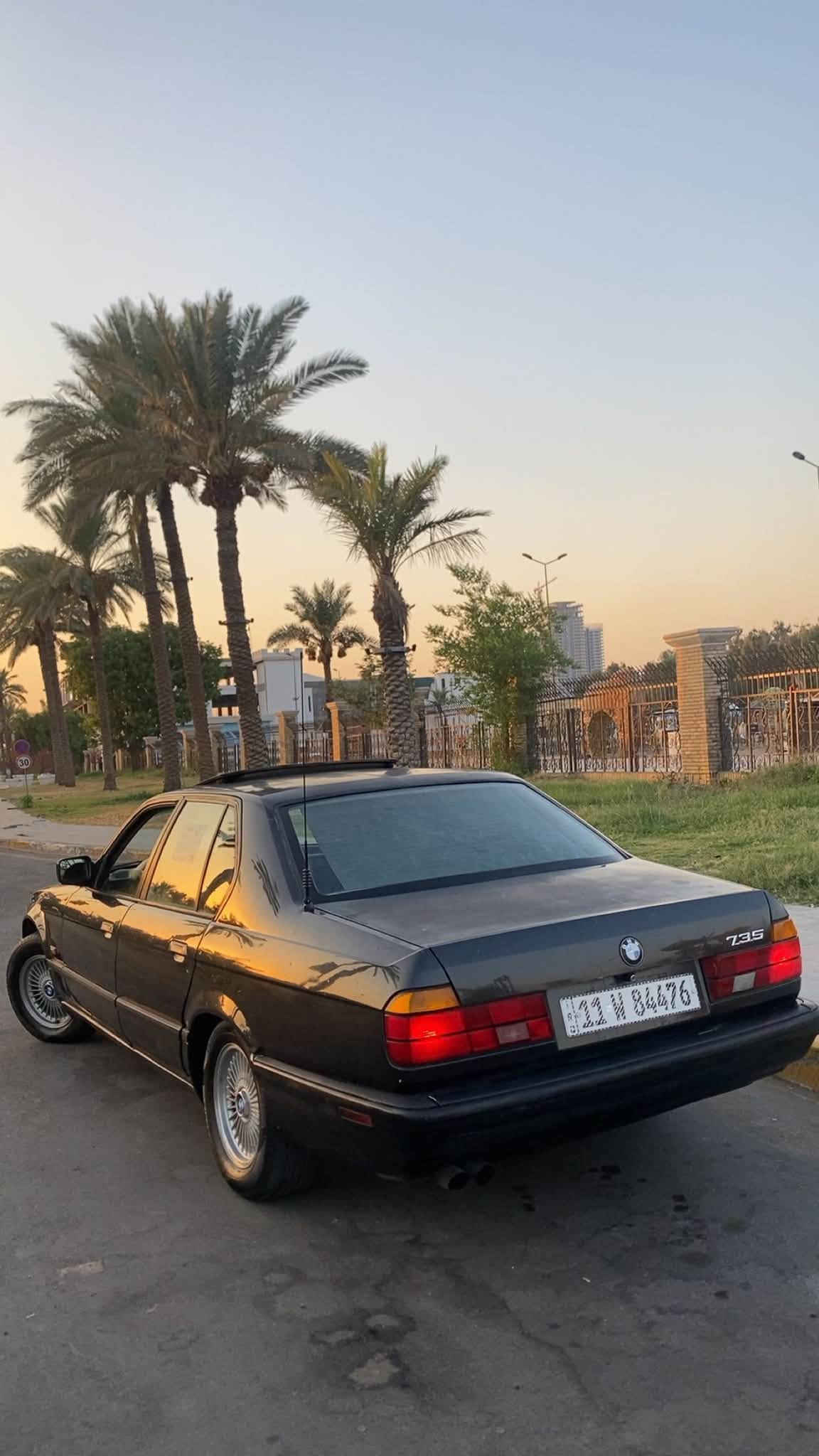 للبيع Bmw735 
 موديل ٩١ رقم بغداد الانكليزي باسمي تحويل مباشر هزه جديده 
محرك كير شغال ١٠٠/١٠٠
حداديه طوبه امامي خلفي ١٠٠/١٠٠
تبريد شغال ثلج 
موصفات 
كمبيوتر دبل جكمجه 
سلايد رووف طكيتن 
داخل جلد اسود كارتير 
بطاين جلد اسود صاج ملكي 
ترايش لمتد سود 
برده خلفيه بلاد 
جعمقه كهرباء  ستيرن جدا خفيف 
مزدات بكلايت اصلي 
تخم ويل شعاع اصلي وتخم تاير جديد 
مسجل بلوتوث 
نفاظه قلاب 
لايت زنون ناصي عالي 
سياره مصبوغه حزام فقط 
بدون اي ضربه ولا خايس 
عليها ادامه كامله مال جناي 
السعر 58$ 
للاستفسار الاتصال على الرقم ***********
مكاني السيديه حي الاعلام
