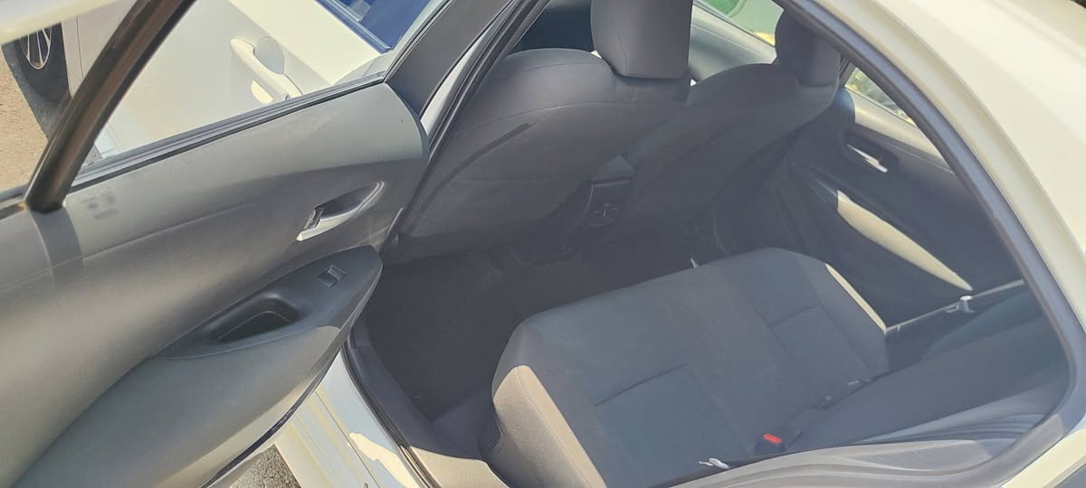 تۆیۆتا کرۆلا هایبێرد مۆدێل 2023 بێ سارد بێ بۆیاغ تەنها 37000 km ڕۆشتوە یە چاڵی بچوکی هەیە لەدەرگای سەکن هەموگیانی بەشەرت سعری 145 گەڵا قفڵ بۆ پەیوەندی کردن ... ***********... السليمانية, العراق
