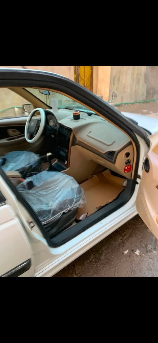 سلام عليكم بيجو 21   حره سياره جاهزه مكينه  كير حداديه تبريد. جاهزه سياره
مكينه ستوه مجفته تجفيت اصلي وكاور جديد. لا تنقيص ولا تبخير 
رايده ب٥٥ وبيه مجال بصيط 
سنويه بعد شهر  وتخلص  راعيه يمي ***********
