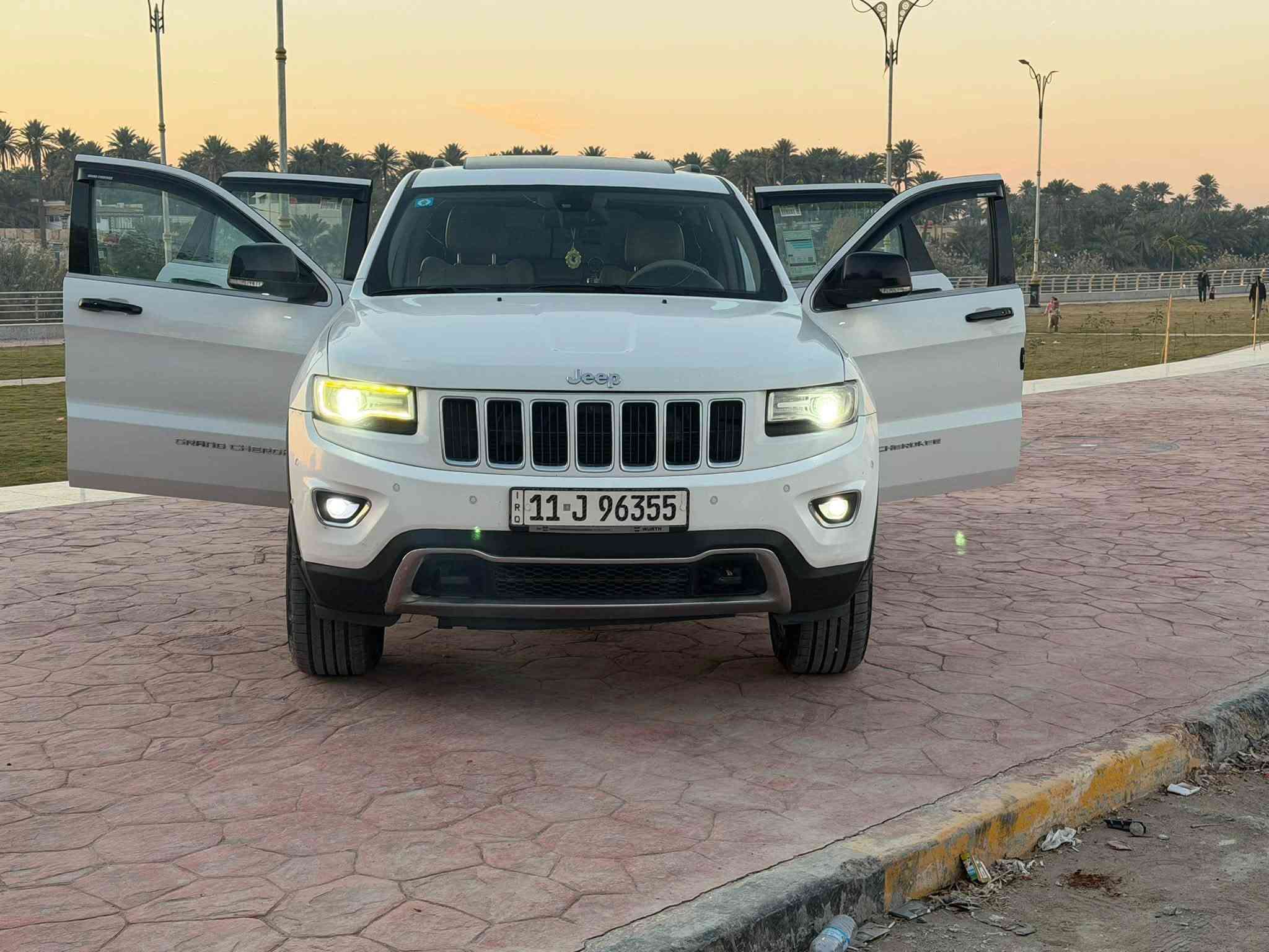 السلام عليكم جيب 14 خليجي فول موصفات جكات بنراما. لمتد السياره رقم بغداد. 185 وبيهه مجال ***********
