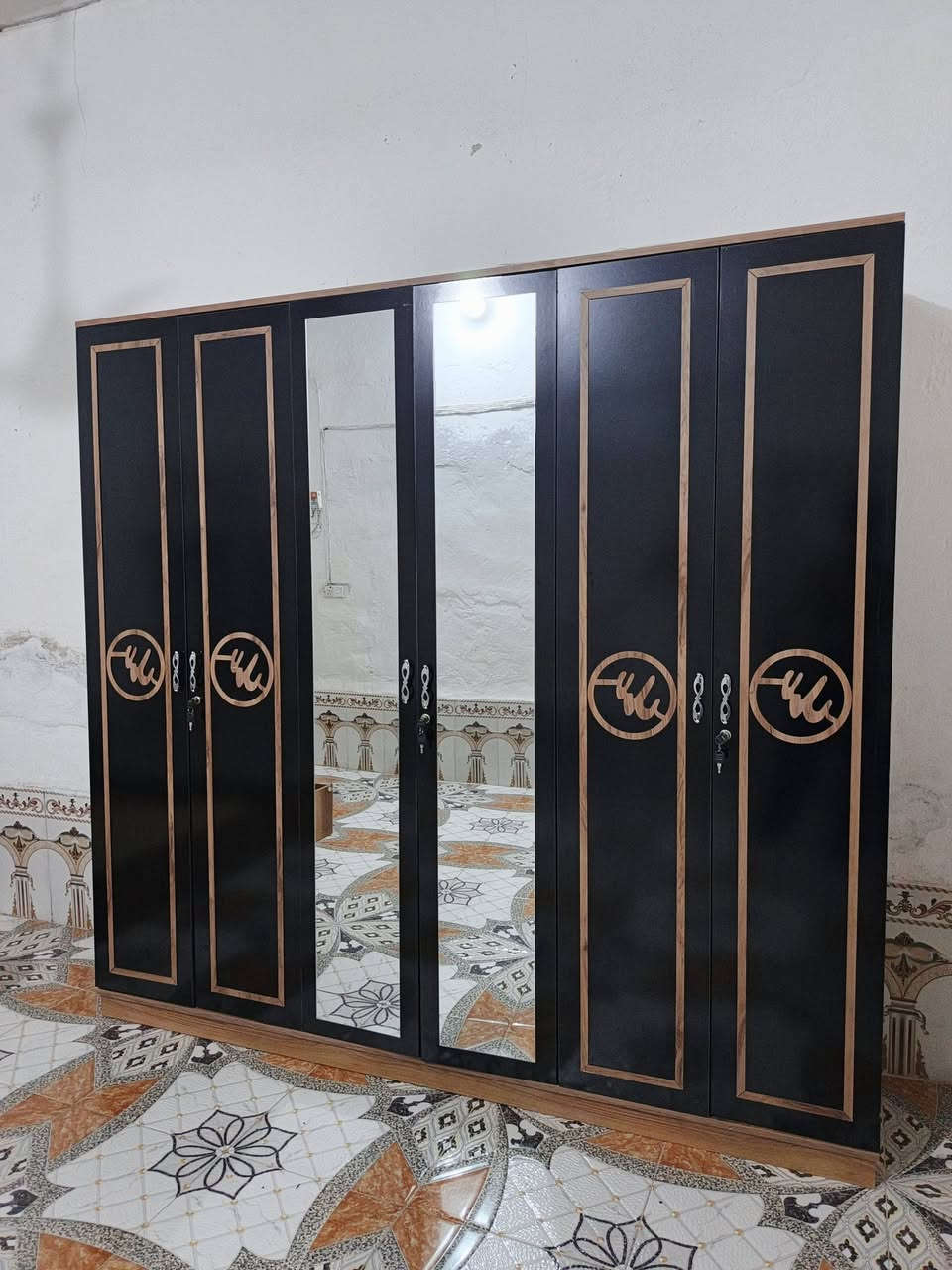غرفه تركيا للبيع كلش نضيفه وحلوا وكامله مابي اي نقص مكاني كوت شراي يتصل ***********
