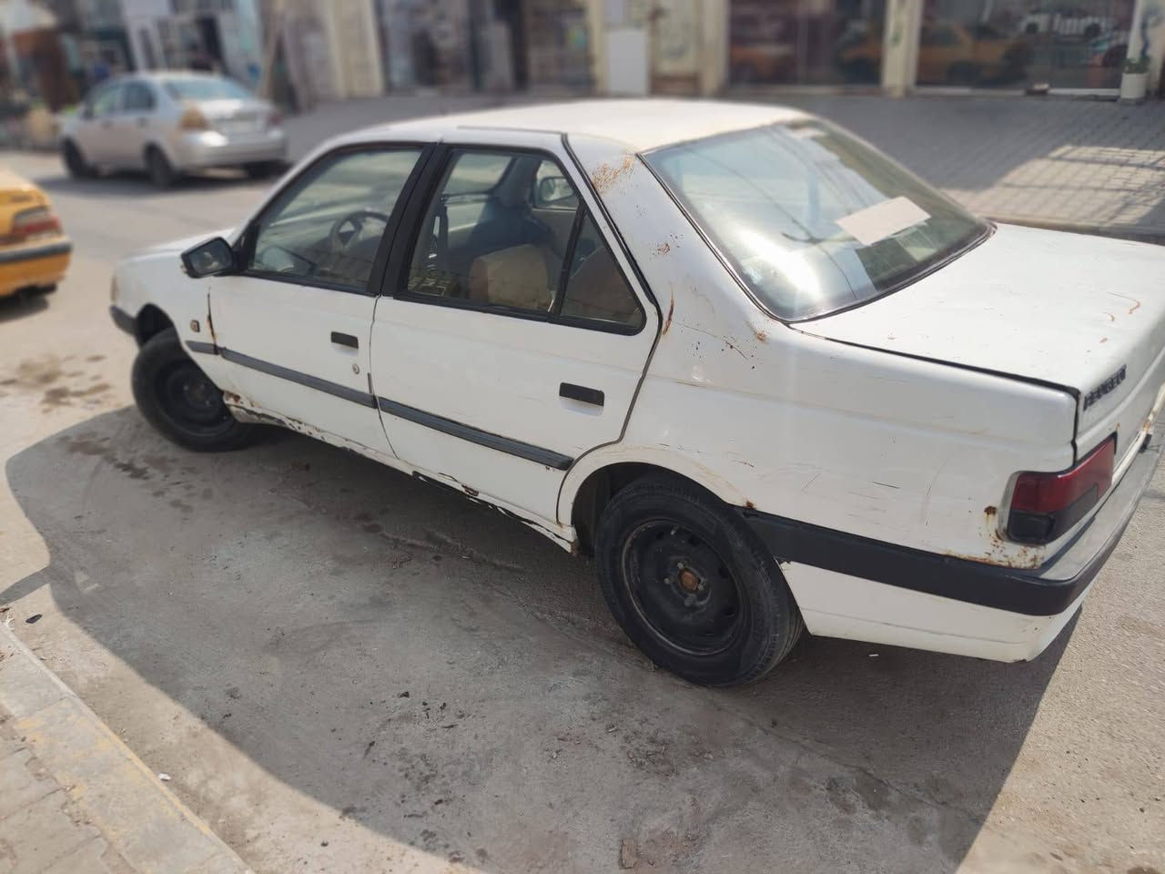 بيجو 405 • مديل ٢٠١٢ • رقم دولي