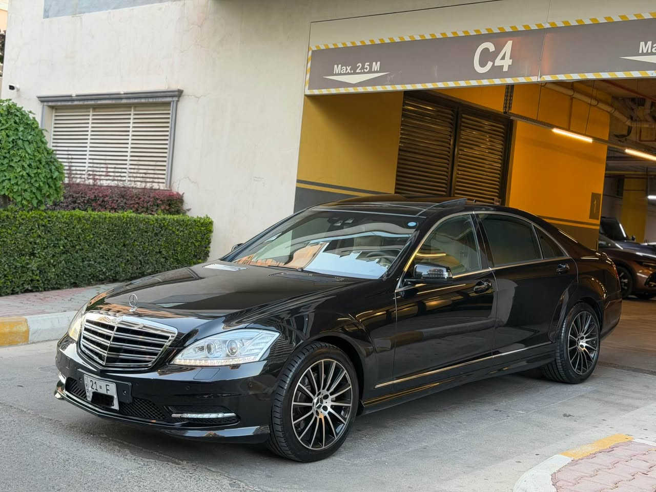 ‏‎مارسيدز S350 مۆدیل 2011 بۆدی AMG خلیجی سفری شە ریکەی سە ردار زه مان به نزين 6 پستؤن مە کینە عادى مرغوب بێ بۆیاخ سە یارە کە مە کینە و گێری نە کراوە تە وە 
 فول مواسە فات ‏‎(_ پانۆراما ناوو زەرد ، نازۆر ، پێنج پە ردە - خە تی جادە- کوشنی پێشوو دوا مە ساج  - پارکین  - ناوفۆرمیکا   - - شاشه _كامئرا -  .  تە لە فون - قاسە - ئوتو هولد- حاسه ى پئش و دوا ⚔️ -كوشن و سوكان كاره باى -گئرى سه ر سوكانه -سيدى بؤكس ) كاره بايو هه موو گيانى به شه رته سه نه ويو و ره قه مو هه مووى تازه يه 
سعر : 210$  كه ميك مجال 
ژ.م: ***********
شوين : سليمانی السليمانية, العراق
