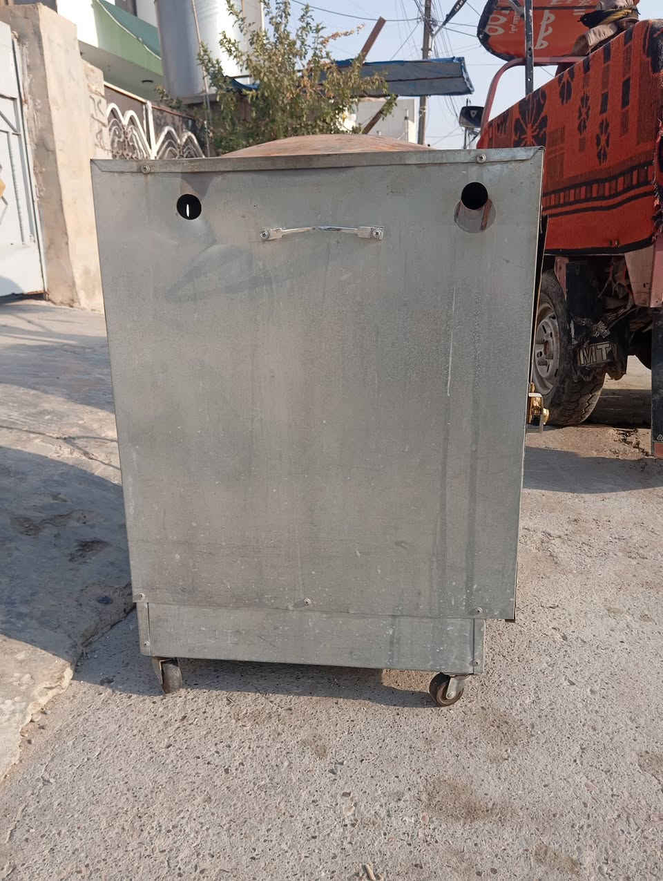 فرن غاز  للبيع نضيف شرط الشغل مابي عيب رايدة ٣٥مكاني كركوك عروبة شراي هذا رقمي ***********
