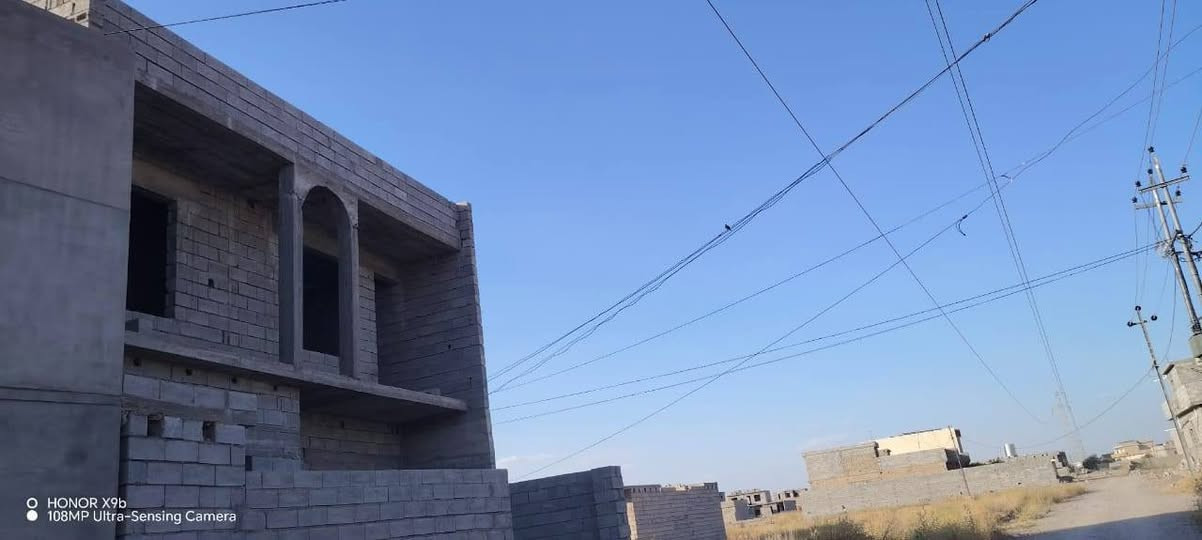 السلام عليكم هيكل ملكي ١٣٠م واجه ١٠م ونزال ١٣م بل خلف الخضر كاع ناجي الشارع ٨م ع الشارع السبوع الجاي ينصب سعر ٢٨وبي مجال اتصل ***********

نص مكتوب في الصور:
- HONOR X9d
- O HONOR X9b 108MP Ultra-Sensing Camera
- O HONOR X9b
- ● 108MP Ultra-Sensing Camera