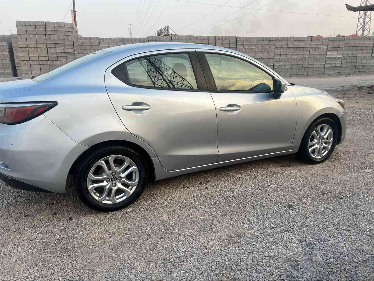 تيوتا يارس وارد امريكي موديل 2018 حادثه جاملق او بنيد بدون لغود ولا شواصي 
حداديه جديده تبريد 
مواصفات رادار امامي مثبت سرعه كامره خلفيه مانع انزلاق سياره حلوه سعر 105 بيه مجال لشراي
*********** البصرة, العراق
