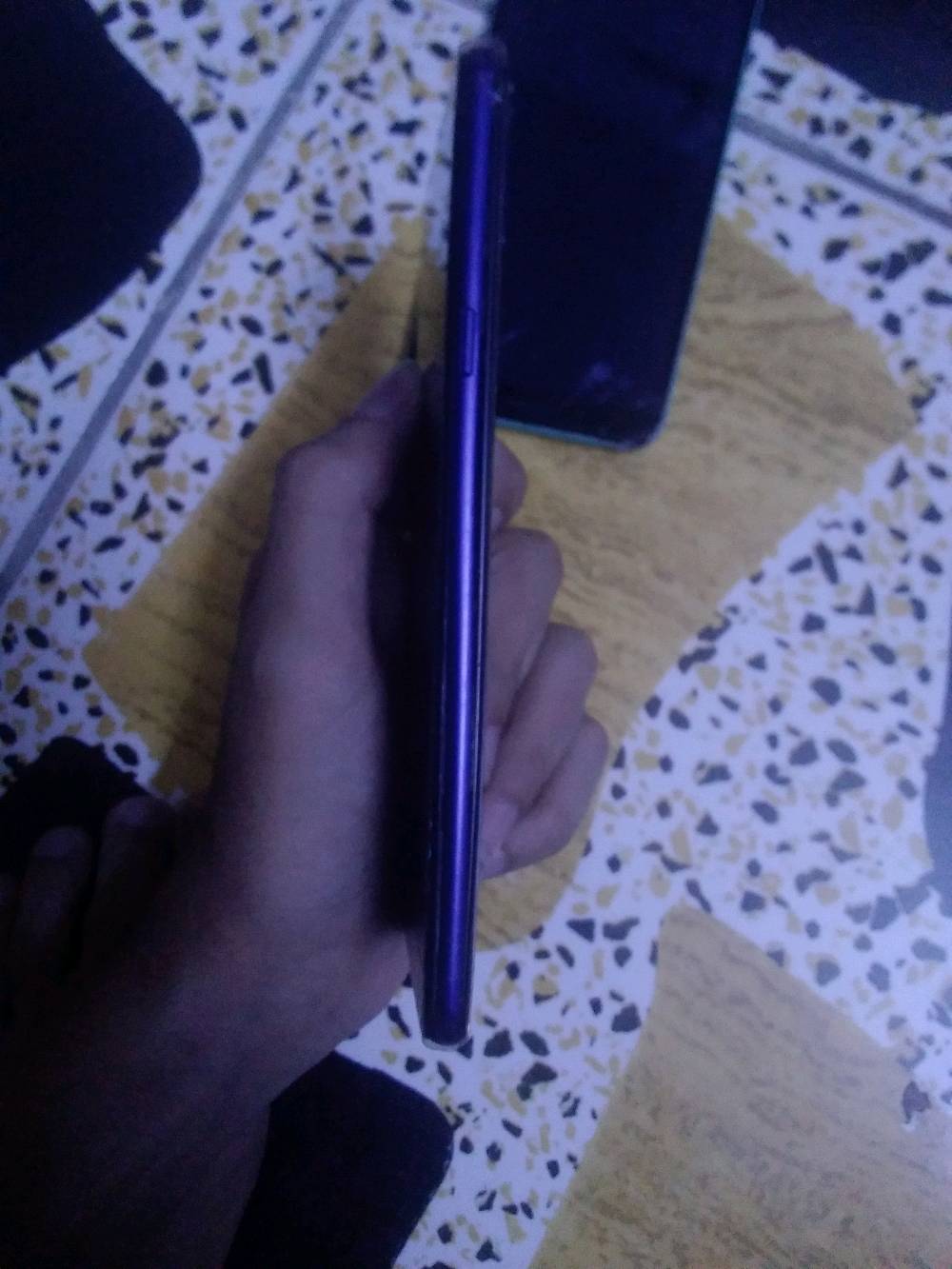 لسلام عليكم عندي جهازين samsung a20s و جهاز HUAWEI السامسونك بيه كسر من جوة الشاشة وبي هاي القطعة المكسورة من داخل الجهاز وتتصلح ب5الاف دينار والجهاز الثاني إلى هو هواوي بيه هم كسر بل شاشة من فوك وكل هاذ وبسعر 7٠الف وبي مجال✨