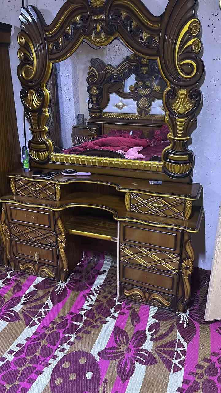 السلام عليكم عندي هاي الغرفه البيع مكان بغداد السعر 700 وبيه مجال ***********
