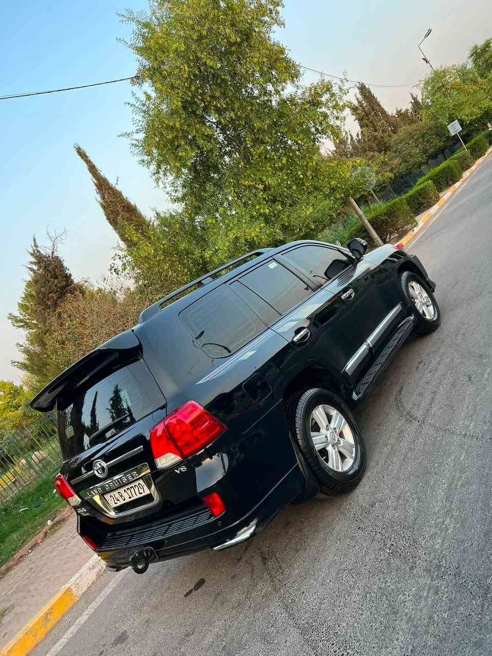 سلام عليكم
Land Cruiser Gxr V6
وكالة جيهان 
فول مواصفات ١/١
بدون صبغ سيارة مكانين صغير بارد 
سيارة جديد مابي ربع دينار مصرف 
سنوي جديد 
سعر ٣٣٨ ورقة مجال 
مكان اربيل 
واتساب ***********
