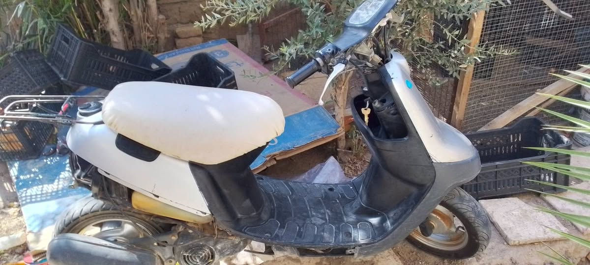 سلام عليكم 
دراجه بتره للبيع 
نهضه ومعدل ونعومه 
مفتوحه مره وحده دراجه كلشي بيها بلاد 
كفرات اصليه ضفيره زلغ ما بيها كلها كلبس 
ما وياها غراض بس الي بالتصوير 
سعرها 215 وبيها مجال 
*********** واتس أو اتصال
