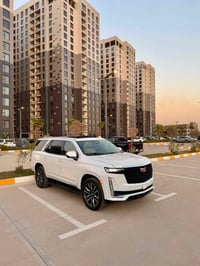 كاديلاك إسكاليد 2023 — بسعر مناسب جداً أعلى فئة 1/1 أمريكي 🇺🇸 بدون رقم...