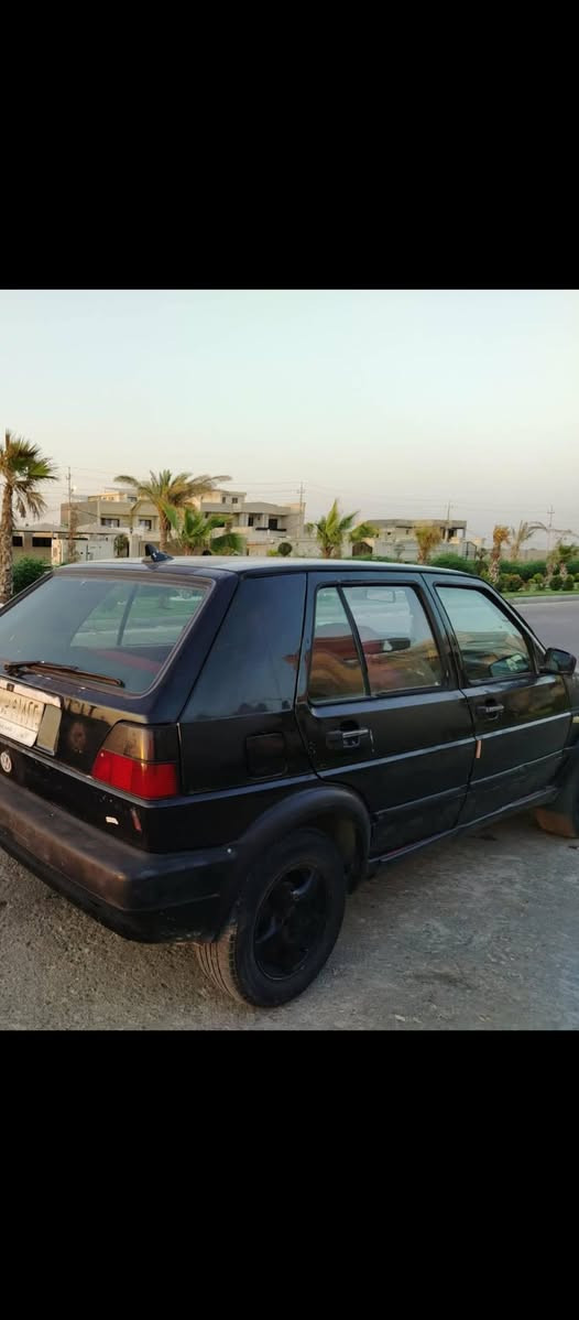 السلام عليكم للبيع كولف موديل 91 رقم انبار مشروع وطني سيارة بأسمي تحويل مباشر محرك 1800دوش المرغوب كير اوتوماتيك تبريد شغال ثلج سيارة جاهزة مابيهةاي نقص السعر 30 وبيهة  مجال مكاني بغداد الغزالية ***********
