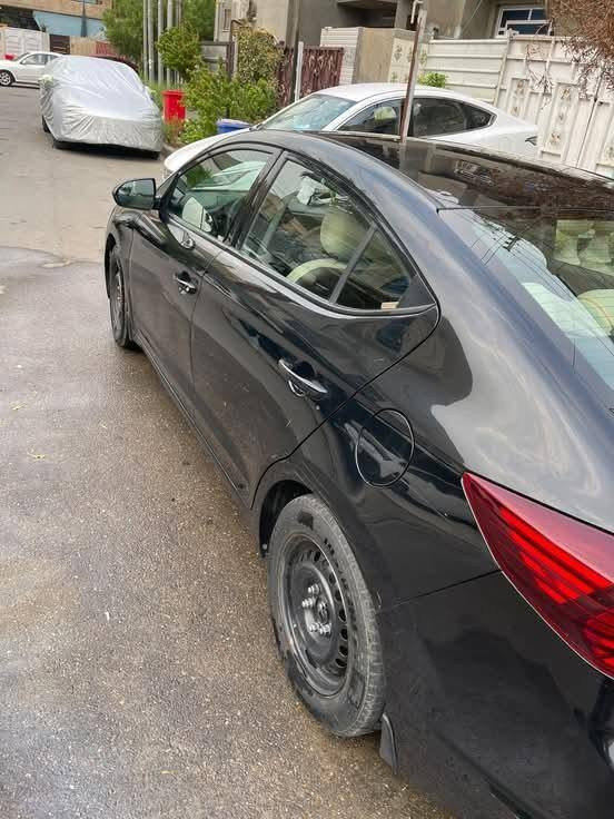 السلام عليكم
النترا 2020 
وارد امريكي حادثها جاملغ وباب جهة السايق معمرات نفسهن وبيهاحالوب 

كير AT
ماشيه100
تحويل مباشر
السعر 105
مكان بغداد
***********

نص مكتوب في الصور:
- 000-29834664 - 03/15/2021 - IAA