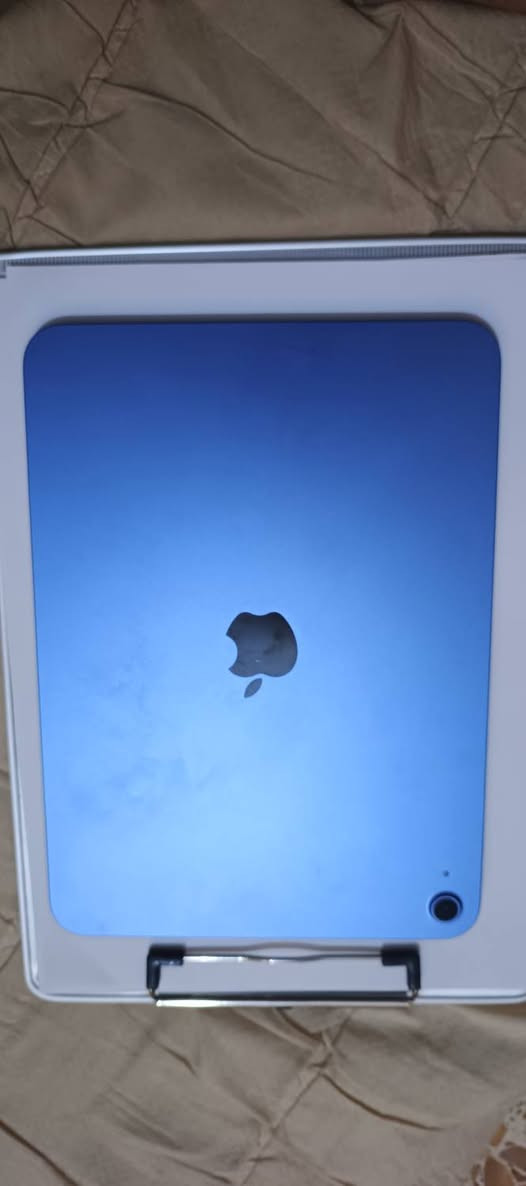 السلام عليكم
iPad iPhone 10 

للبيع ما مستعمل هواي شتريته للدراسه 

بطاريه 100 جهاز ما متعوب شخط ما بي مع كامل ملحقاته 

وما منزل بي اي برنامج السعر 575وبي مجال بسيط 

للاستفسار 

***********

او خاص
