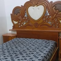 ناحية القياره • ميز تواليت • مع التخت