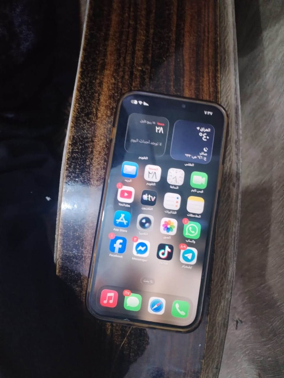12  برو ماكس شرق اوسط جهاز نضيف وجديد وما مبدل بيه أي شيء كله بلادي فيس أيدي شغال بصمه كرتونه وياه سعر ٥٥٠ وبيه مجال مكان الكوت ***********

