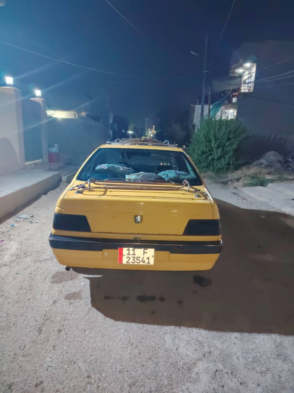 سلام عليكم بيجو ٤٠٥ موديل ٢٠١٢  مكينه كير فرنسي حداديه امامي خلفي  جديد  كهربايات كلهه شغاله تبريد جديد سياره كل نقص مابيهه رقم بغداد سنويه جديده هيئة مصفره عنوان ديالى خانقين  سعر ٣٠ رقم مبايل ***********@
