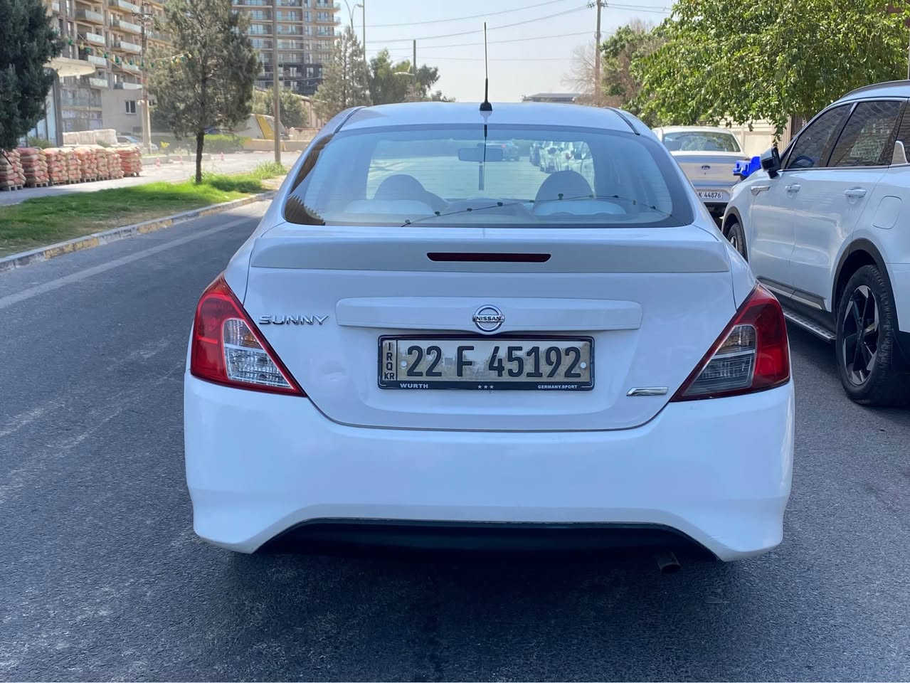 نیسان لاکشمیبای ٢٠١٦ دوو پارچە و نیوی سبوغە جەمپێکی خەفیفی پشتی هەیە سەیارەکە زۆر زۆر خاوینە بێ مەسروفە دینار ماسروفی تێدانیە تەحویل غرامە بە ناوکردن هەمووی بە شەرت  سەعری ٨٤ وەرەقەیە وە مەجالێکی کەمی تێدایە  بۆ زانیاری *********** /واتسئاپ أربيل, العراق
