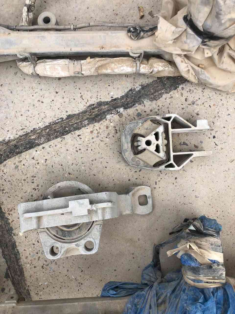 السلام عليكم اخوان 
متوفر ادوات فورد فوكس اصلي مال كصة جداً نظيفات بعدهن على وضع الشركة  

مشط ستيرين عدد 2 
اذن محرك زيتية عدد 1 
اذن وسطية عدد 1 

للاستفسار الاتصال على الرقم :
***********
