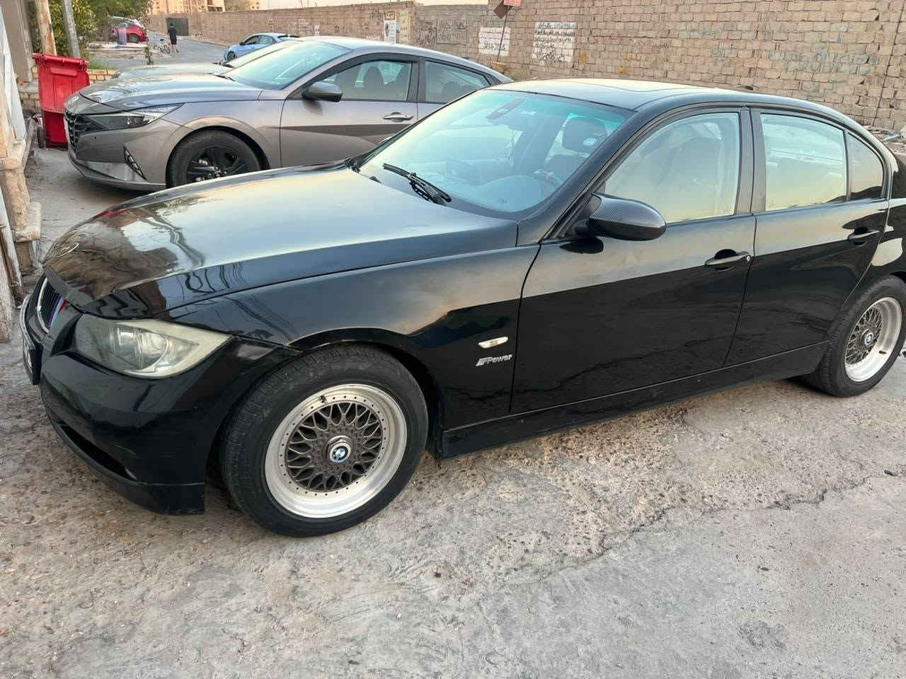 سلام وعليكم بيئم موديل 2007مكفوله كفاله عامه من الصبغ والظرر بيهه بارد بلبونيد فقط تبريد ثلج السياره جديده بمعنه الكلمه محرك سته سلندر رقم النكليزي بسامينااا فول مواصفات كشن جلد رادارات نقطه عمياء تنتا سحب رفع السياره فول كير اوتو ‏‪***********‬‏الخاص مغلق هاذه الرقم بي واتساب السعر 95 شعدك مراوس دزلي واتساب مكان السياره كركوك
