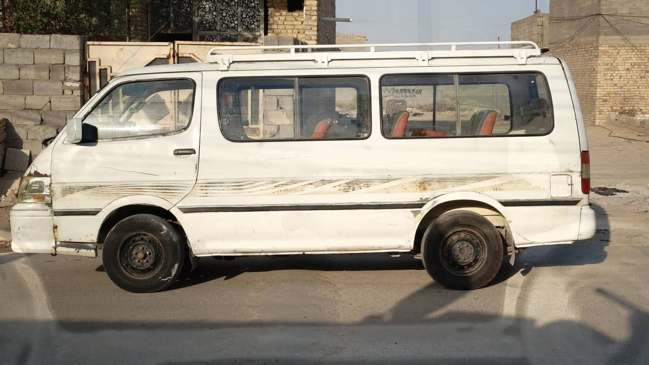 يا الله السلام عليكم
جنبي للبيع موديل 9 السيارة جاهزة مكينه ونجي رياضي مجاول كير عادي دوشمه جديدة تخم تاير شواصي جدد السعر 38 وبيها مجال  المكان بغداد الحميدية رقم الهاتف ***********
