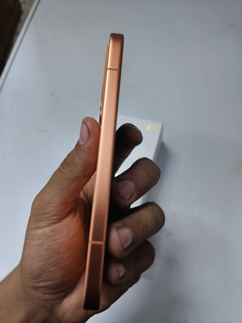 السلام عليكم هونر,600اذاكره 256رام 12 بطاريته 7000شاحنته 80واط  يدعم تسجيل المكالمات يدعم 5G  بعد بي هواي مواصفات السعر 625 للعلم سعر الجديد 730مكاني نجف
