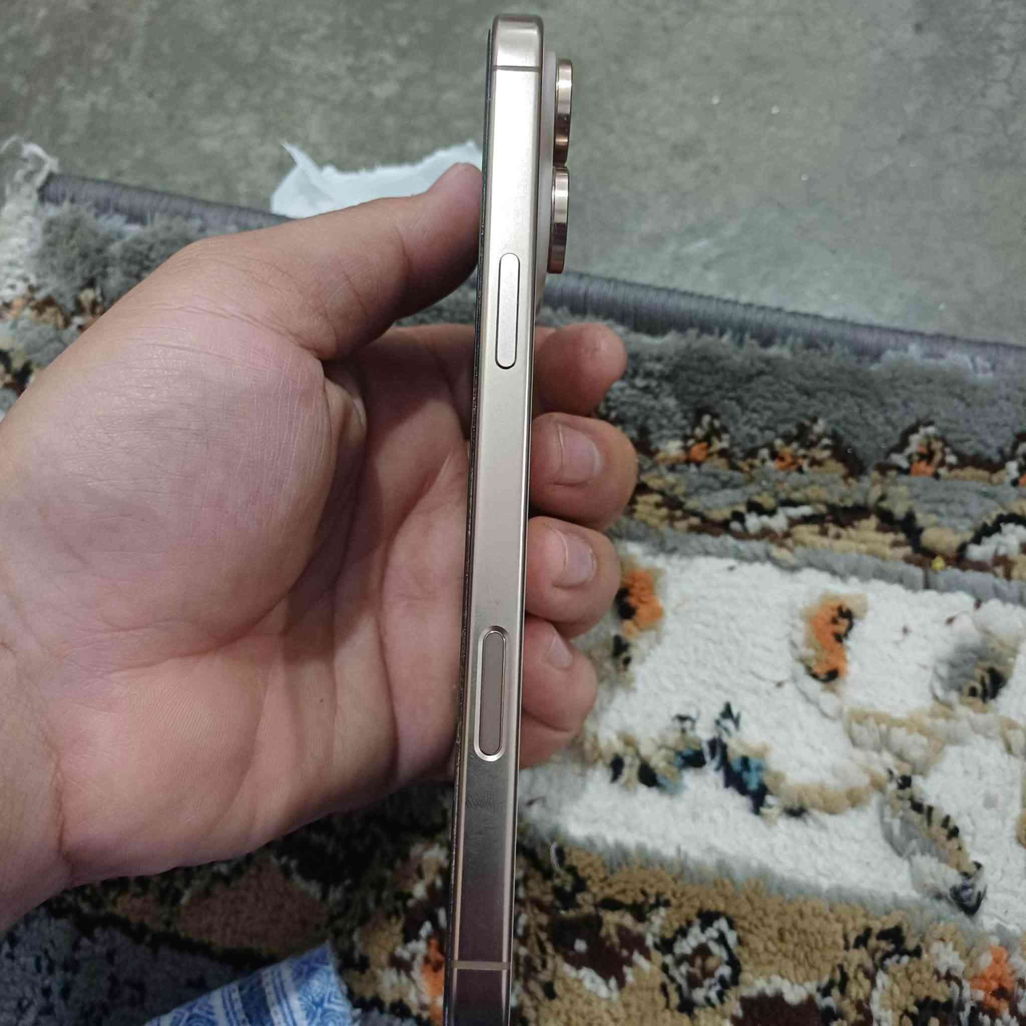 آيفون ١٦ برو ماكس • ٢٥٦ • بطارية ٩٩