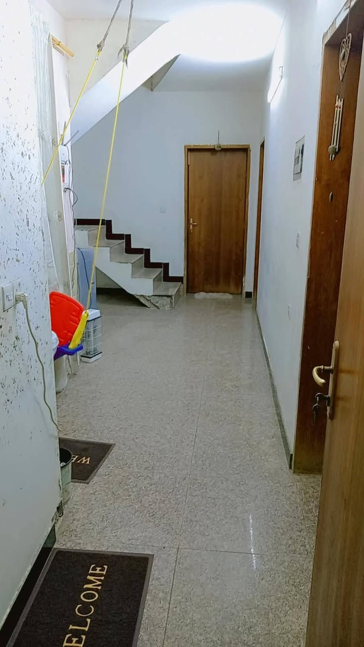 بيت للبيع مساحه ١٥٠ متر
يحتوي على غرفتين نوم كبار مطبخ كبير وصاله وصحيات منور عدد 2
الواجهه ٧.٥٠ و النزال ٢٠ متر
بناء درجه اولى
المكان:المنسيه الفرع المقابل السريع مقابل حليب بلادي
***********
