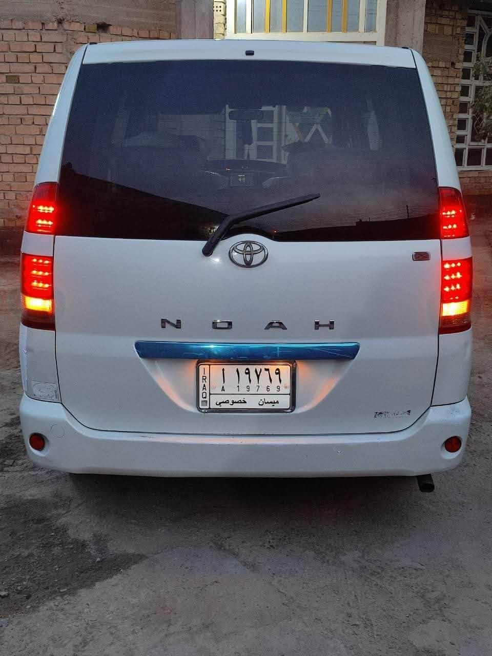 تويوتا نوها (Toyota NOAH) – خيارك  للعائلة والعمل!
​ سيارة تجمع بين الراحة المطلقة ، والمساحة الواسعة، والاعتمادية العالية ياباني 2004 اصل  اترايك وين ما يعجبك ،  ممتازة جداً للعوائل وتعتبر مشروعاً استثمارياً ناجحاً كـ "خط طلاب" للمدارس والجامعات.
​أبرز المواصفات:
​المحرك: 4 سلندر  (قوة واقتصادية ممتازين).
​الكير: أوتوماتيك.
الوقود: بنزين عادي.
​اللون: أبيض ملكي.
​السعة: 7 راكب 
​التكييف: تبريد 3 قطع ❄️ (توزيع مثالي للبرودة في أشد أيام الصيف).
​الأبواب: سلايد جانبية لسهولة الصعود والنزول.
​التقنيات والتجهيزات: نظام صوتي، نوافذ ومرايا كهربائية، إنارة أمامية قوية مع كشافات. زنون
مشروع وطني تحويل مباشر 
​ الكير والمحرك بالكارتون ، الحدادية جديدة باتري جديد تخم تايرجديد ، مكفولة كفالة عامة وبدون صبغ. 
​الملاحظات: توجد ضربة خفيفة جداً تحت فوهة البنزين فقط.
​المعاينة: حالة السيارة ممتازة والواقع أفضل برهان بعد الفحص والمعاينة.
​معلومات البيع والتواصل:
​الموقع: الناصرية – الغراف
بصرة _ ياسين خريبط 
​السعر: ٨٥ ورقة وبية مجال 
​للتواصل والاتصال أو الواتساب: ***********
