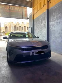 للبيع K4  موديل 2025 ماشيه 8 الاف بيها تبديل جاملغ ايسر وبنيد نفس اللو...