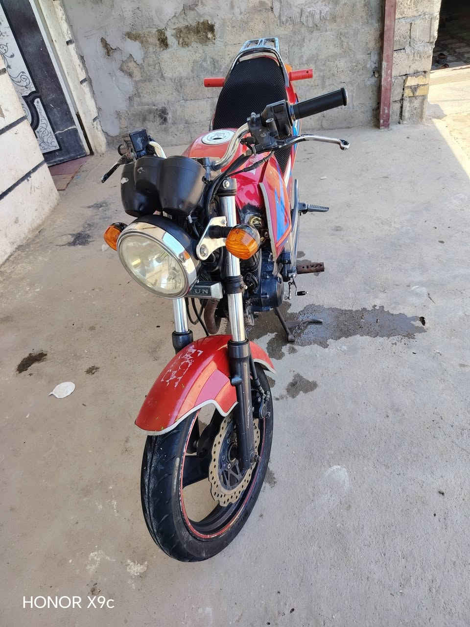 دراجه دايوان للبيع بانده دراجه خير من الله سنويه محرك ناعم بس عوزه كلجات سعر 850وبيه مجال رسلني عل خاص بيك خير ودلل***********مدوازي عل بيعته
