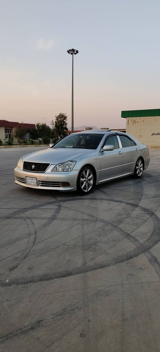 سڵاو 
شاهینە سپۆڕت بڕاوە  کۆد بۆفرۆشتن 
مۆدێل 2005 بچوک بەبچوک گێرو مەکینەی بەشەرتی فیتەر تەبریت بەشەرت سڵایت چوار تایەو  ویلی دینگە ئیستیل لۆکی لەژێرە چاڵو شخوتی نییە سەیارەی مەعرەز نییە گشت گیانی بەشەرت بێمەسرەف شوێن هه ڵەبجەی تازە 
سعر 52 گەڵاو مەجالی برایانە 
*********** دار بنديهكان, السليمانية

